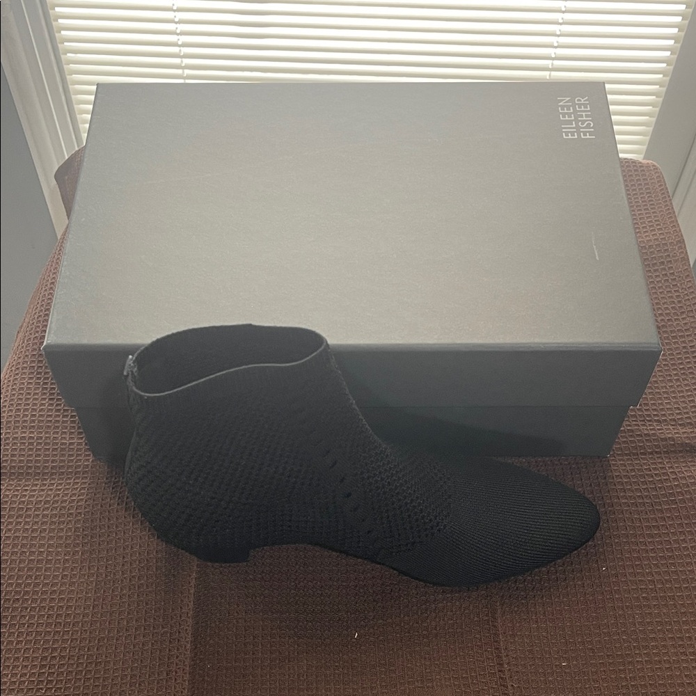 Eileen Fisher Black Knit Socks